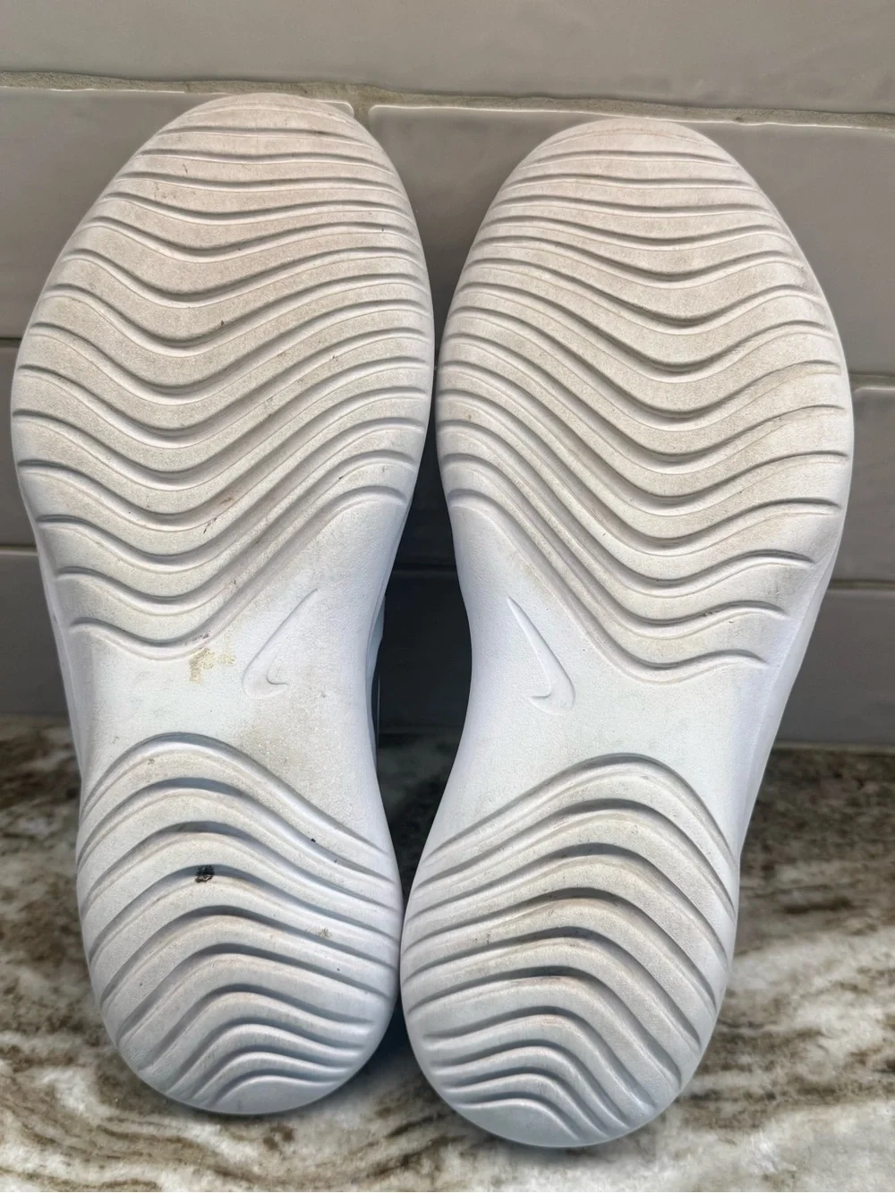 Nike Kids Running Sneakers Size 7 Youth Shoe Sneakers Light Blue